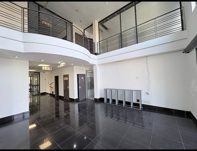 750M² OFFICE TO LET IN FOURWAYS